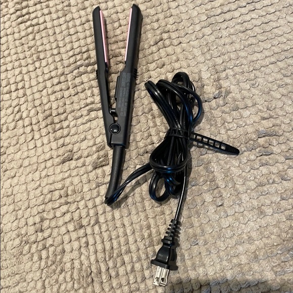 Conair Mini Ceramic Straightener - Picture 4 of 5